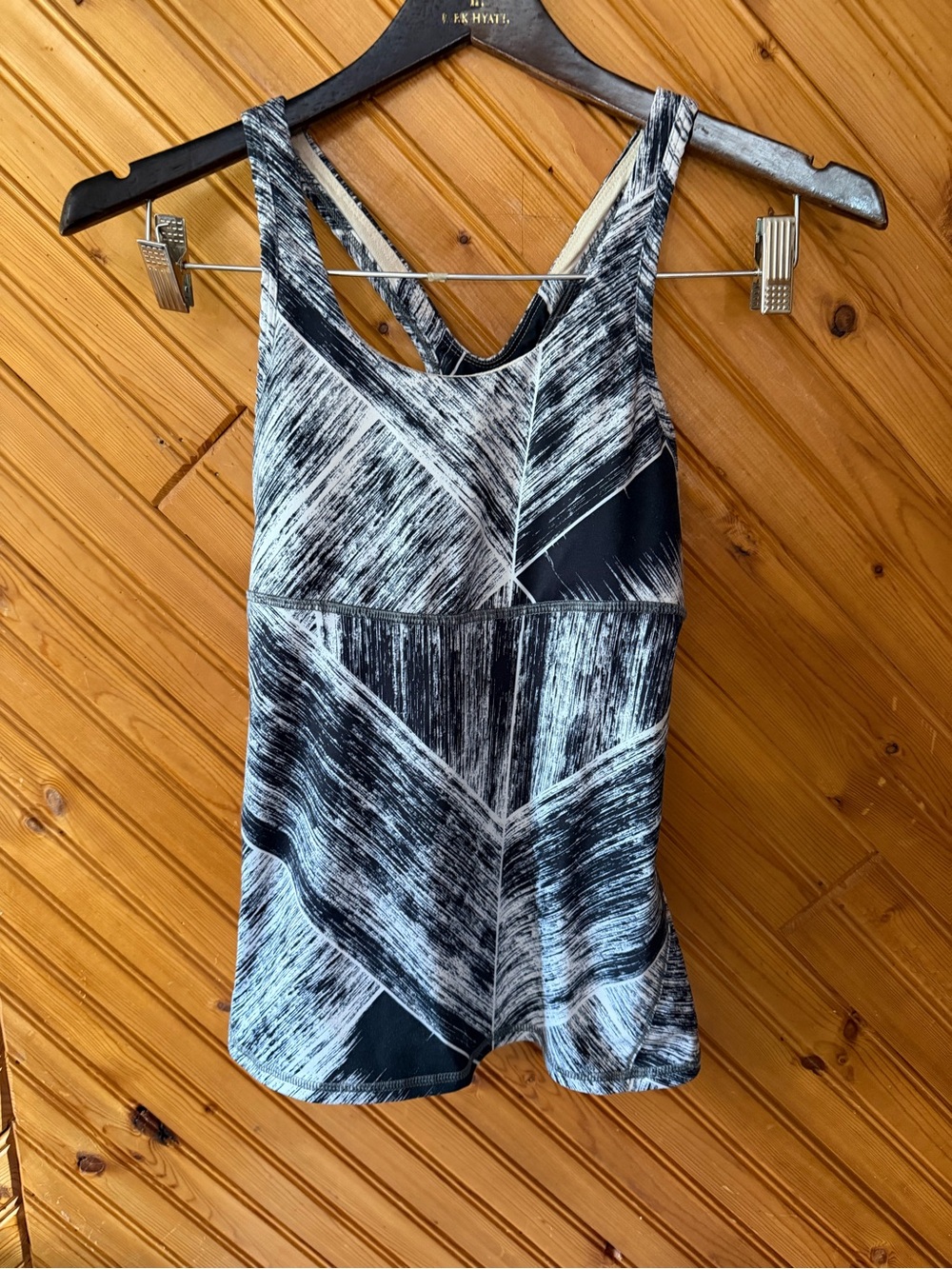 lululemon athletica Black & White Brushstroke Tank Sz 4